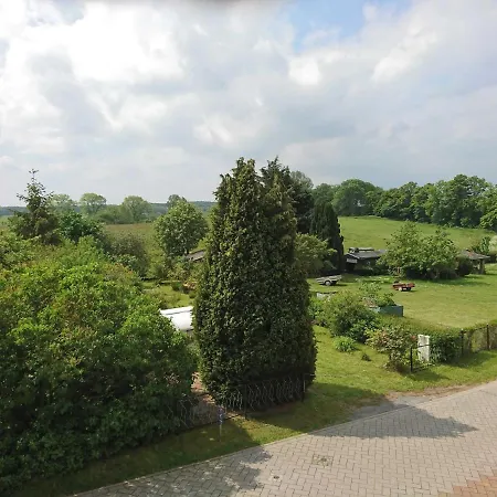 Ralswiek, 8 منزل للإقامة